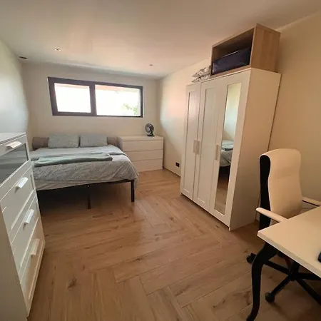 Magnifique De Luxe ! فيلة La Louvière