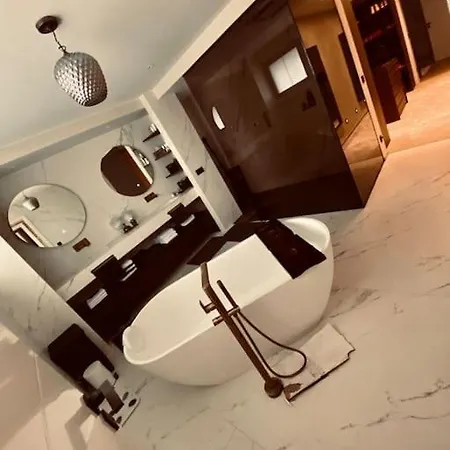 Magnifique De Luxe ! La Louvière